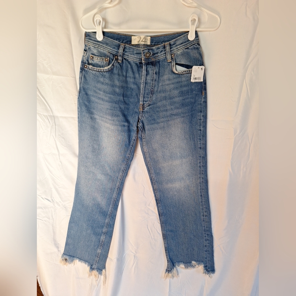 Free People Maggie Mid Rise  Straight legg Size 24